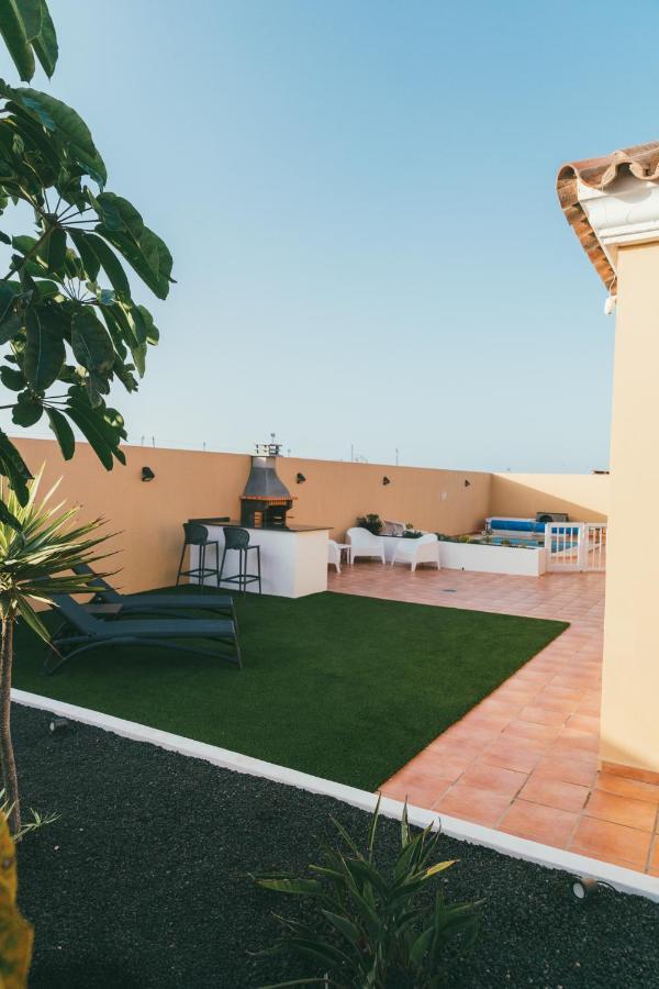 Moderne Villa Met Verwarmd Zwembad In Corralejo Exterior photo